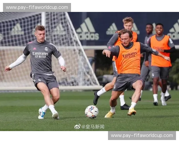 白色风暴席卷蝙蝠军团:皇马vs瓦伦西亚集锦背后的热血与宿命 白色风暴席卷蝙蝠军团:皇马vs瓦伦西亚集锦背后的热血与宿命